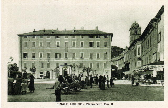 Bancarelle in piazza