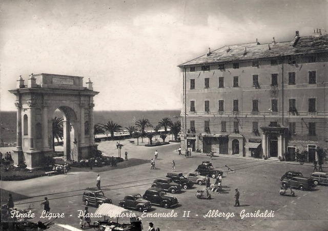 Piazza 1954